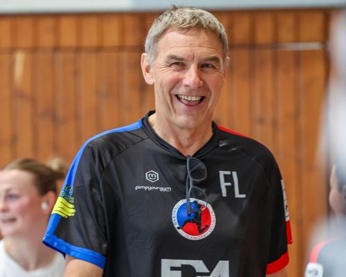 Jürgen Krause unterstützt die 1. Frauenmannschaft des HC Schmiden/Oeffingen bis Saisonende